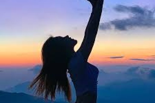 1天4个瓜！自曝怀双胎、国外生子、女星恋情曝光迪丽热巴最意外