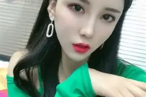 浪姐们祝福祖国曾沛慈却沉默网友扒其黑历史立场不容马虎